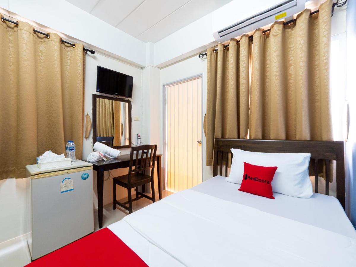 Si Fah At Bangsaen Hotel Ban Rong Khoei Exterior photo